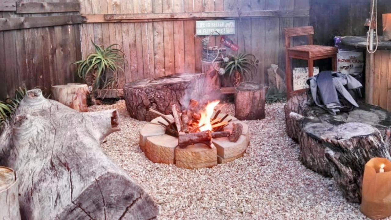 Log Inn Ист-Лондон Экстерьер фото