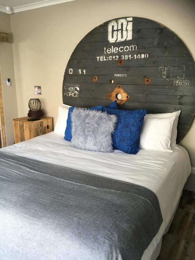 Log Inn Ист-Лондон Экстерьер фото
